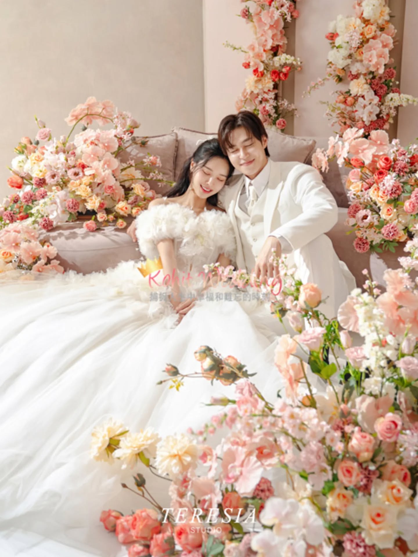 Our full pre wedding package 📸 price starts from lowest at 1900 000 Won (~1500usd!). No hidden fee.

FREE 🎁 snap shot video//video 🎥 , MV photoslides and more DEALS only with KOHIT WEDDING 😆👍 *Contact us now before all booked!! Like and follow us on Facebook! 💕

Subscribe to our youtube channel 
. ➡FB: www.facebook.com/kohitweddingenglish
. ➡ Youtube: www.youtube.com/c/Koreaprewedding
. 🌐Website: www.kohitwedding.com
. 💬Whatsapp: +82-10-8986-6494
. ✉ Email: kohitwedding@naver.com

#koreaprewedding #koreaphotoshoot #koreawedding  #kohitwedding #koreastudio