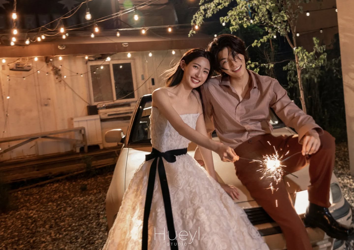 Our full pre wedding package 📸 price starts from lowest at 1900 000 Won (~1300usd!). No hidden fee.

FREE 🎁 snap shot video//video 🎥 , MV photoslides and more DEALS only with KOHIT WEDDING 😆👍 *Contact us now before all booked!! Like and follow us on Facebook! 💕

Subscribe to our youtube channel 
. ➡FB: www.facebook.com/kohitweddingenglish
. ➡ Youtube: www.youtube.com/c/Koreaprewedding
. 🌐Website: www.kohitwedding.com
. 💬Whatsapp: +82-10-8986-6494
. ✉ Email: kohitwedding@naver.com

#koreaprewedding  #preweddingkorea #韩国婚纱照 #koreanwedding #prewedding seoulphotographer