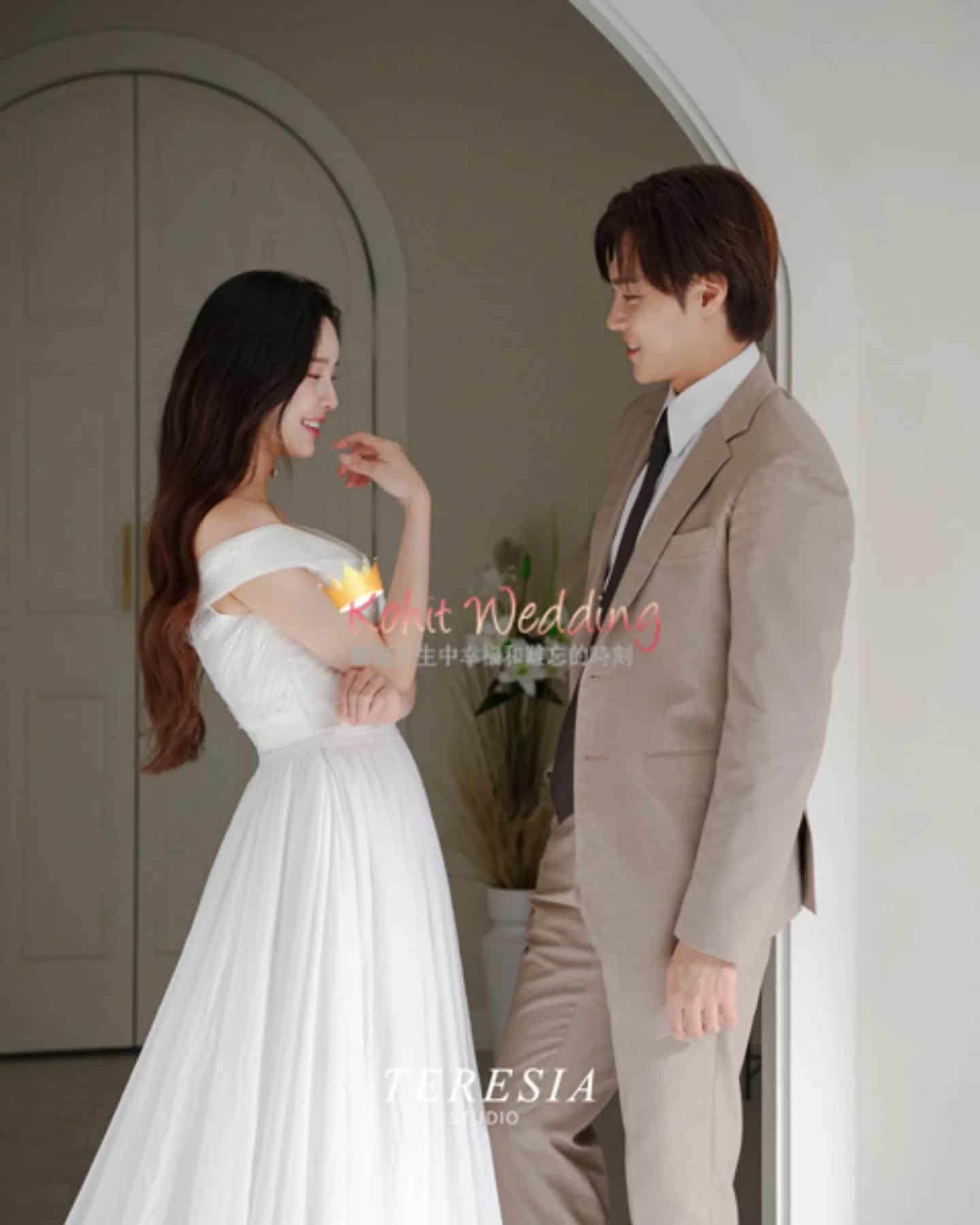 Our full pre wedding package 📸 price starts from lowest at 1900 000 Won (~1300usd!). No hidden fee.

FREE 🎁 snap shot video//video 🎥 , MV photoslides and more DEALS only with KOHIT WEDDING 😆👍 *Contact us now before all booked!! Like and follow us on Facebook! 💕

Subscribe to our youtube channel 
. ➡FB: www.facebook.com/kohitweddingenglish
. ➡ Youtube: www.youtube.com/c/Koreaprewedding
. 🌐Website: www.kohitwedding.com
. 💬Whatsapp: +82-10-8986-6494
. ✉ Email: kohitwedding@naver.com

#koreaprewedding  #preweddingkorea #koreanwedding #teresia
 #韓國婚攝
