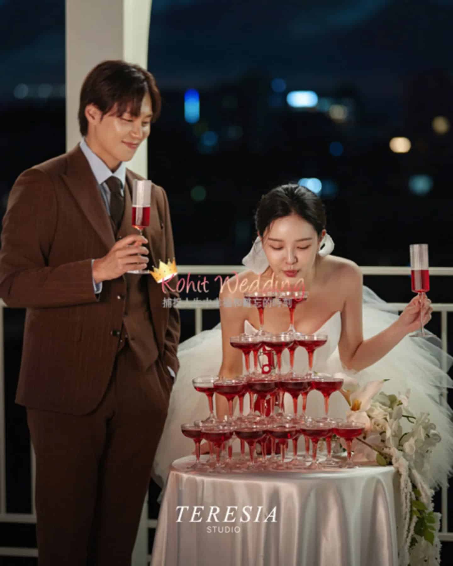 Our full pre wedding package 📸 price starts from lowest at 1900 000 Won (~1300usd!). No hidden fee.

FREE 🎁 snap shot video//video 🎥 , MV photoslides and more DEALS only with KOHIT WEDDING 😆👍 *Contact us now before all booked!! Like and follow us on Facebook! 💕

Subscribe to our youtube channel 
. ➡FB: www.facebook.com/kohitweddingenglish
. ➡ Youtube: www.youtube.com/c/Koreaprewedding
. 🌐Website: www.kohitwedding.com
. 💬Whatsapp: +82-10-8986-6494
. ✉ Email: kohitwedding@naver.com

#koreaprewedding  #preweddingkorea #koreanwedding #teresia
 #韓國婚攝