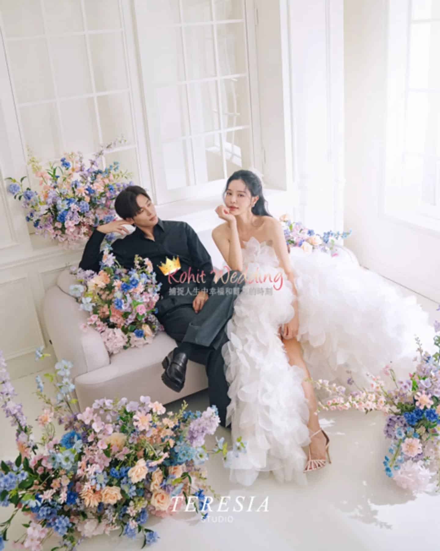 Our full pre wedding package 📸 price starts from lowest at 1900 000 Won (~1300usd!). No hidden fee.

FREE 🎁 snap shot video//video 🎥 , MV photoslides and more DEALS only with KOHIT WEDDING 😆👍 *Contact us now before all booked!! Like and follow us on Facebook! 💕

Subscribe to our youtube channel 
. ➡FB: www.facebook.com/kohitweddingenglish
. ➡ Youtube: www.youtube.com/c/Koreaprewedding
. 🌐Website: www.kohitwedding.com
. 💬Whatsapp: +82-10-8986-6494
. ✉ Email: kohitwedding@naver.com

#koreaprewedding  #preweddingkorea #koreanwedding #teresia
 #韓國婚攝